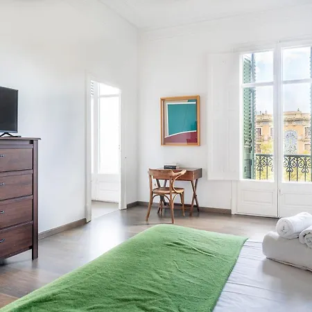Premium 5 Hab Con Balcon A Gran Via - Grupos Hasta 10 - Passeig Gracia 7min Barcelona