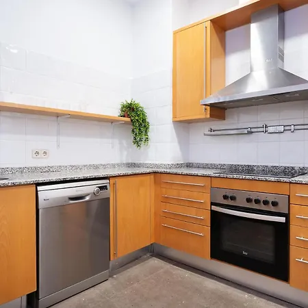 Premium 5 Hab Con Balcon A Gran Via - Grupos Hasta 10 - Passeig Gracia 7min Apartament